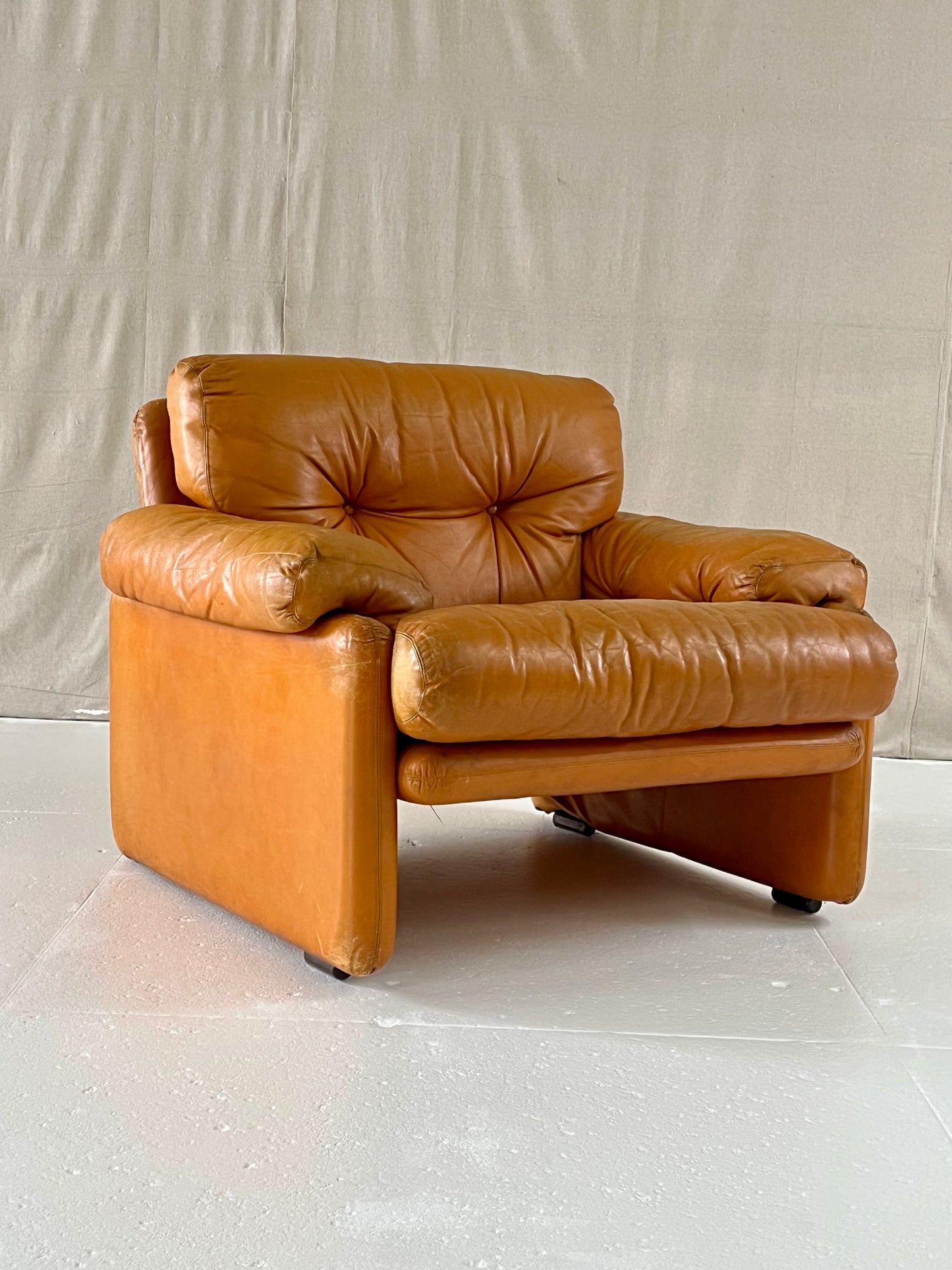 Coronado leather armchair