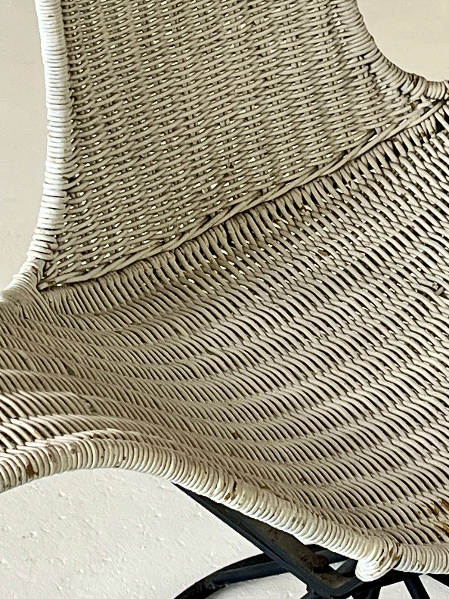 Danny Ho Fong Wave Chair