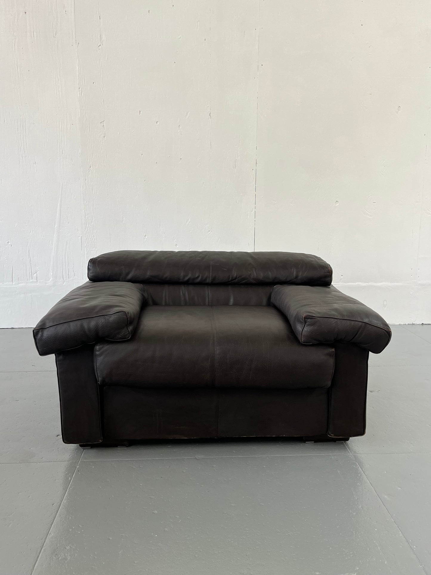 Erasmo Leather Armchair