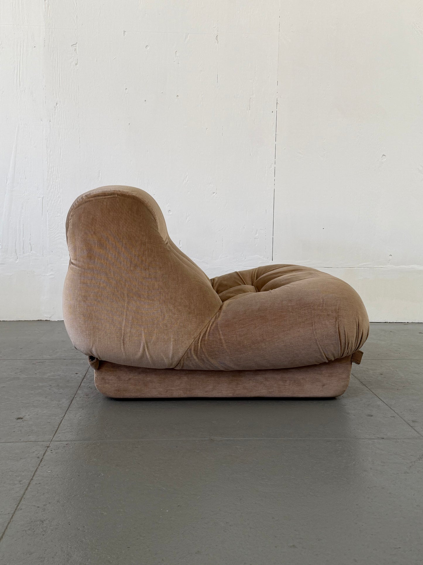 Nuvolone Seating Group