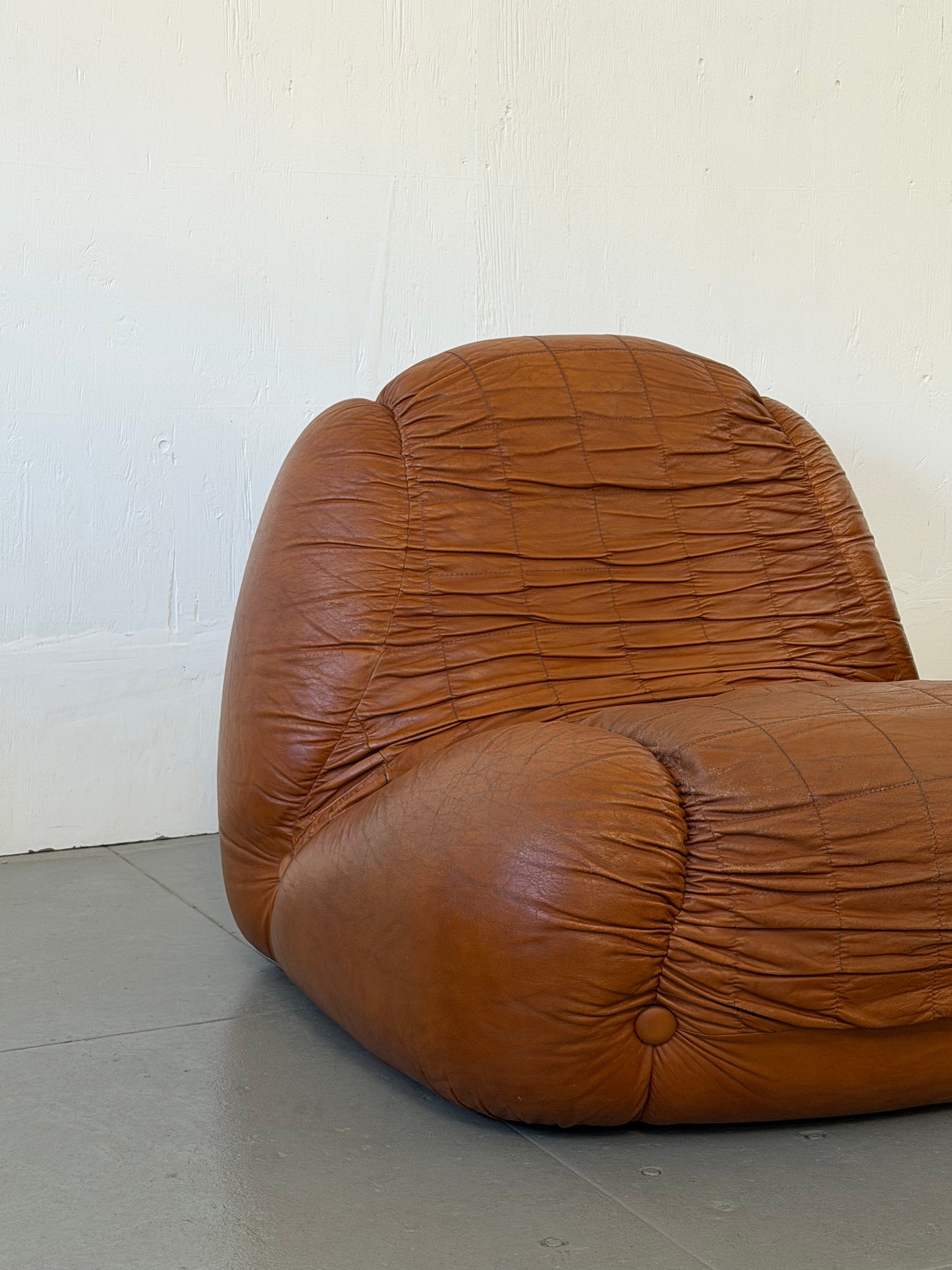 Ruga Leather Loungers