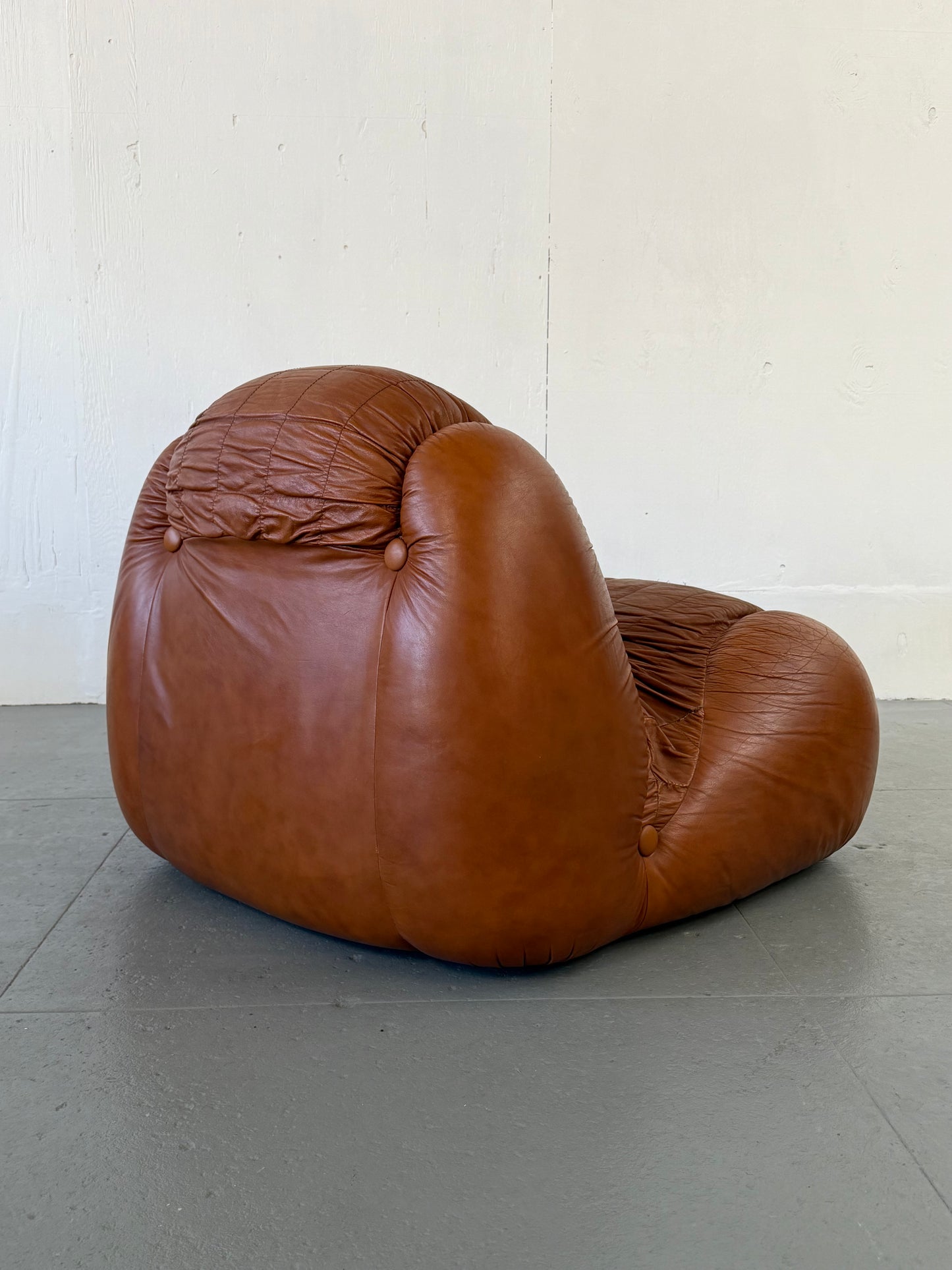 Ruga Leather Loungers