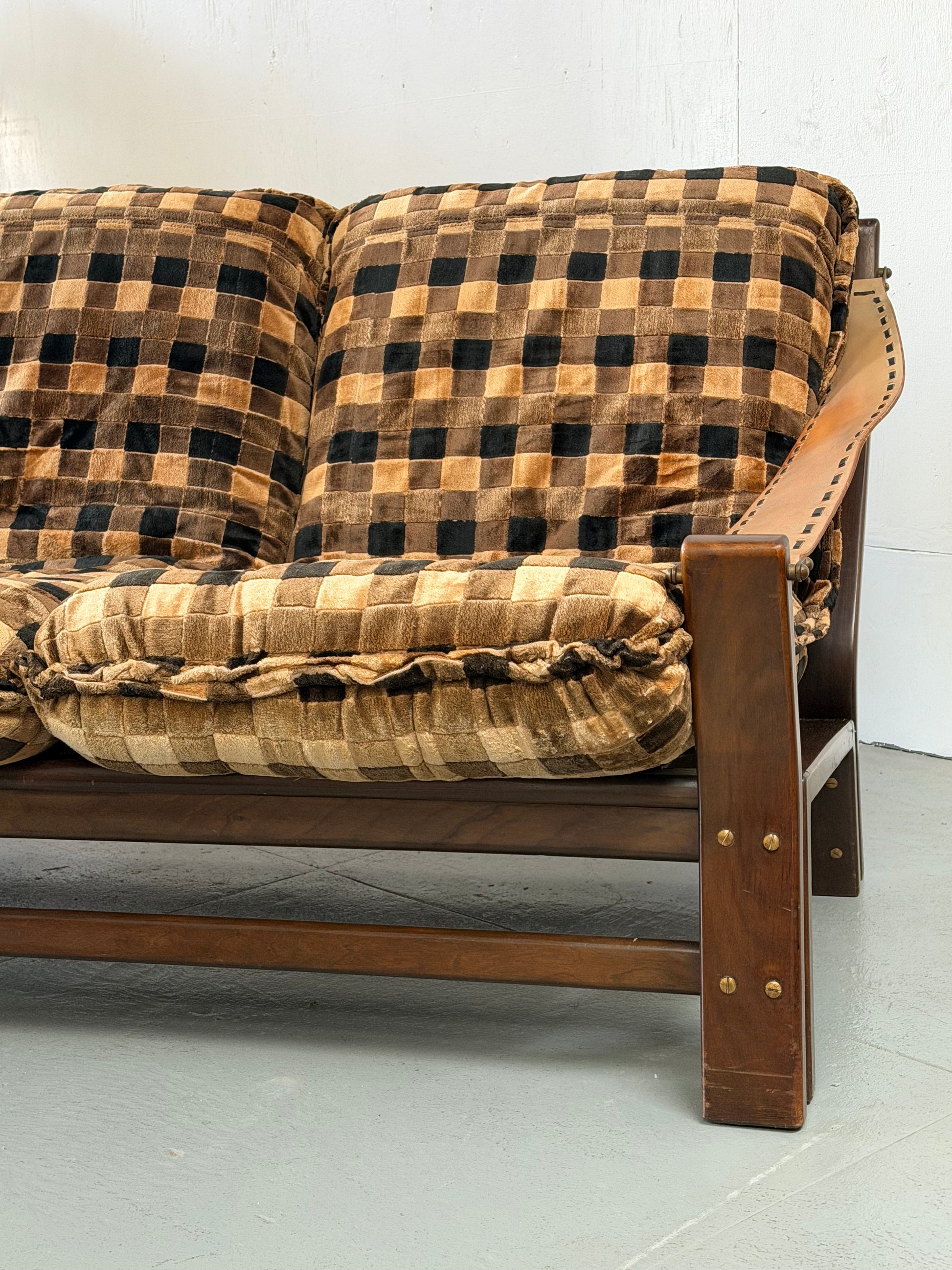 Checkered Italian sofa with leather straps - Mobili Vintage