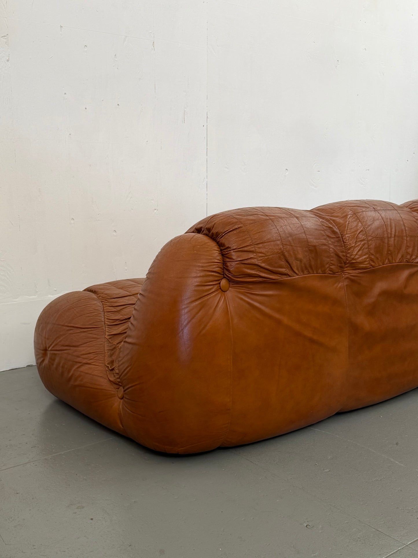 Ruga Leather Sofa