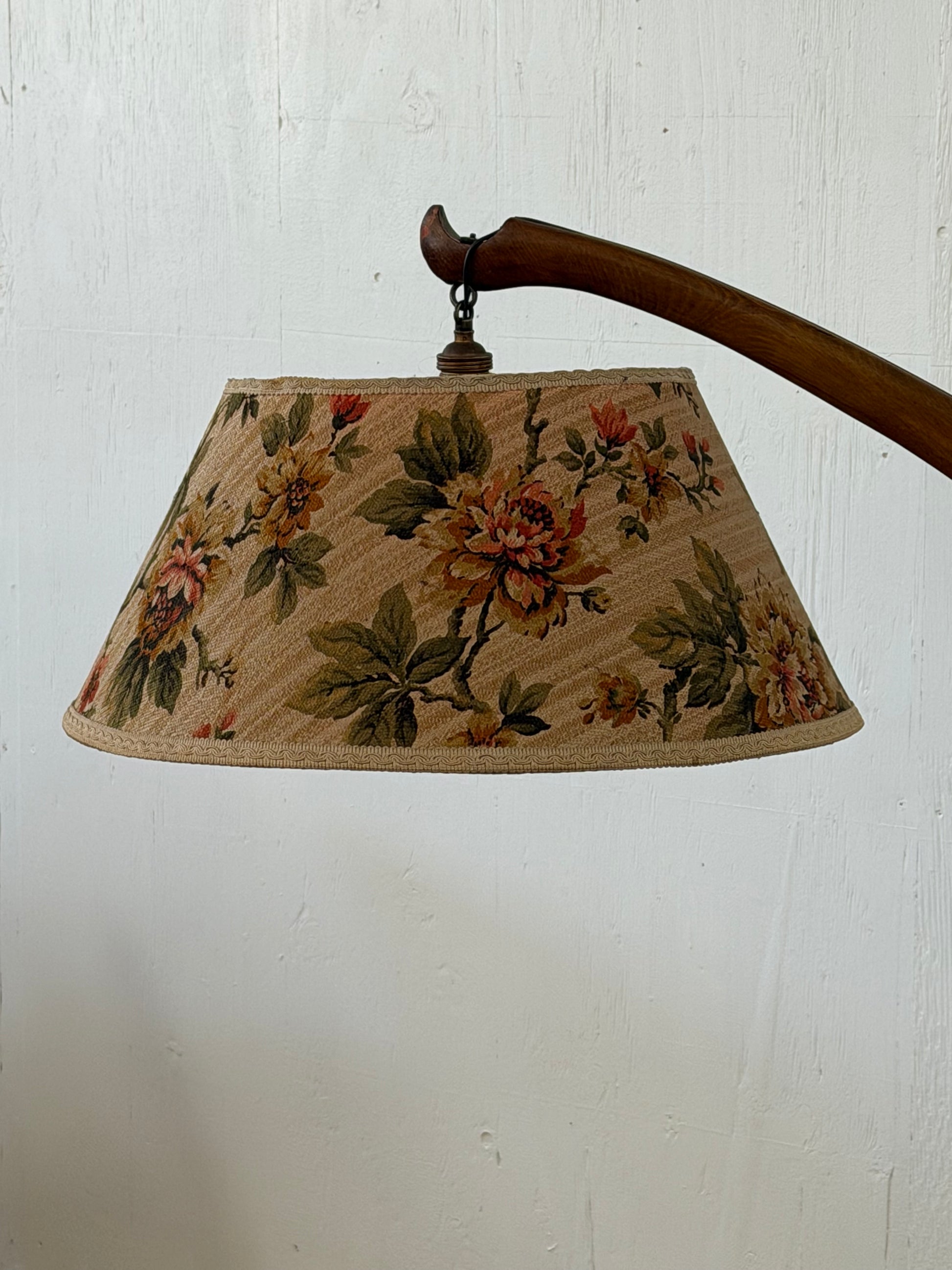 Sculpted Italian floor lamp - Mobili Vintage