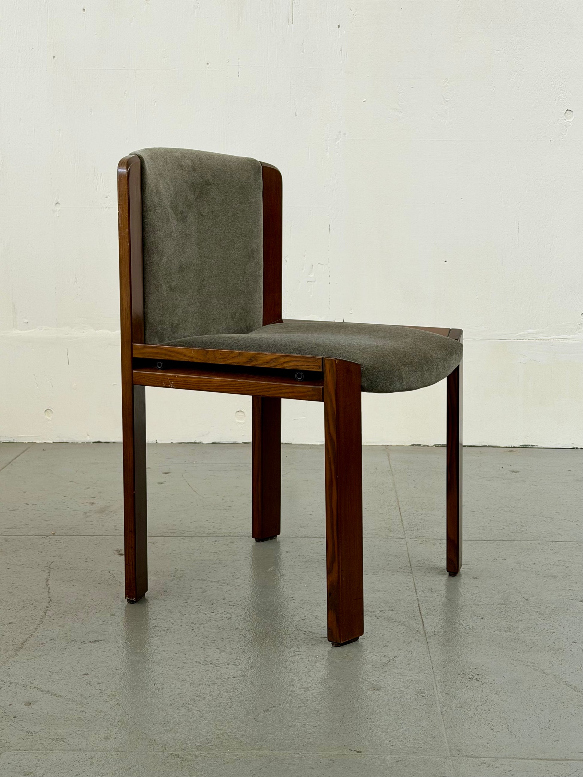 Joe Colombo 300 dining chairs - Mobili Vintage