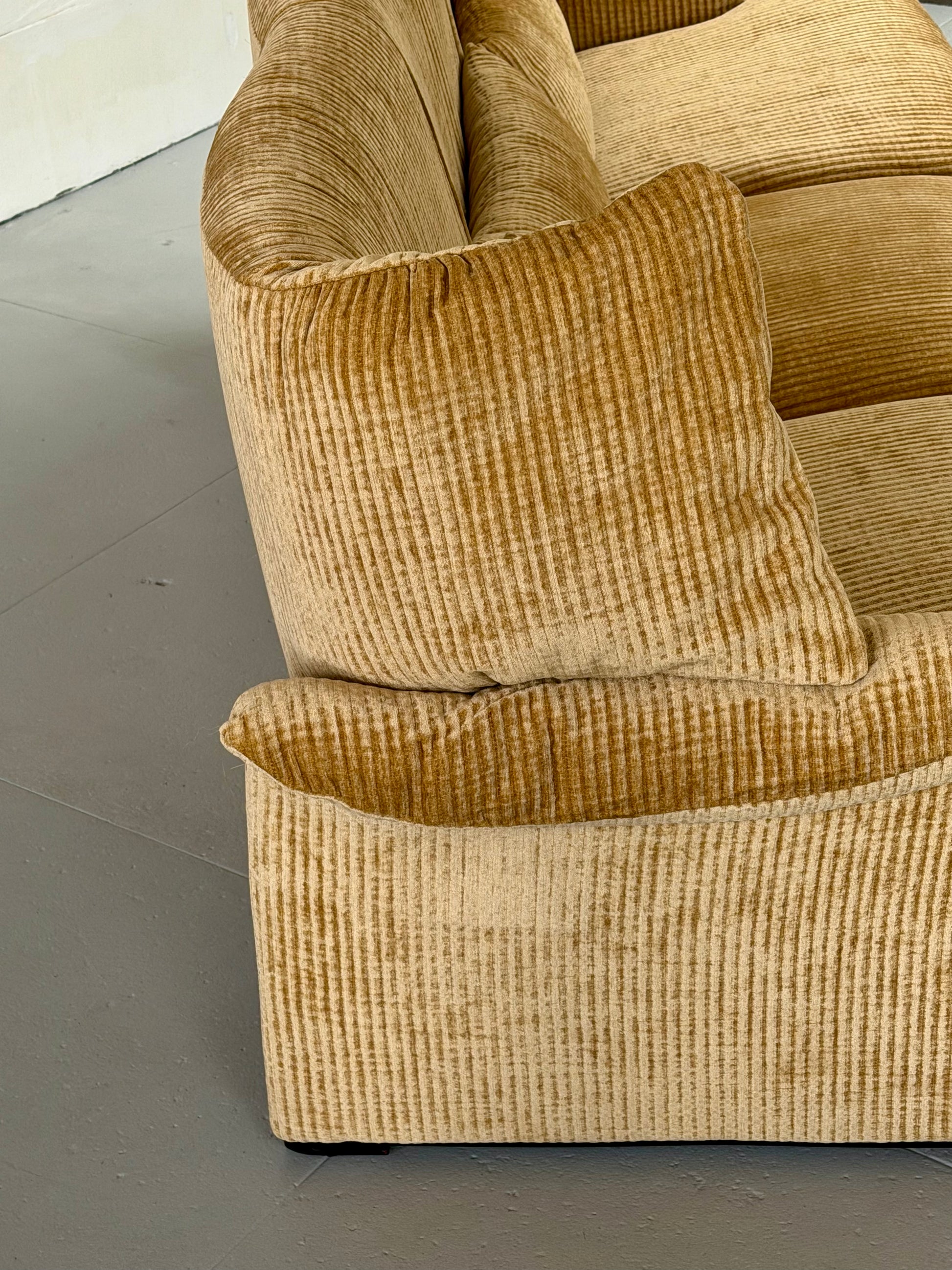 Magistretti Portovenere sofa - Mobili Vintage