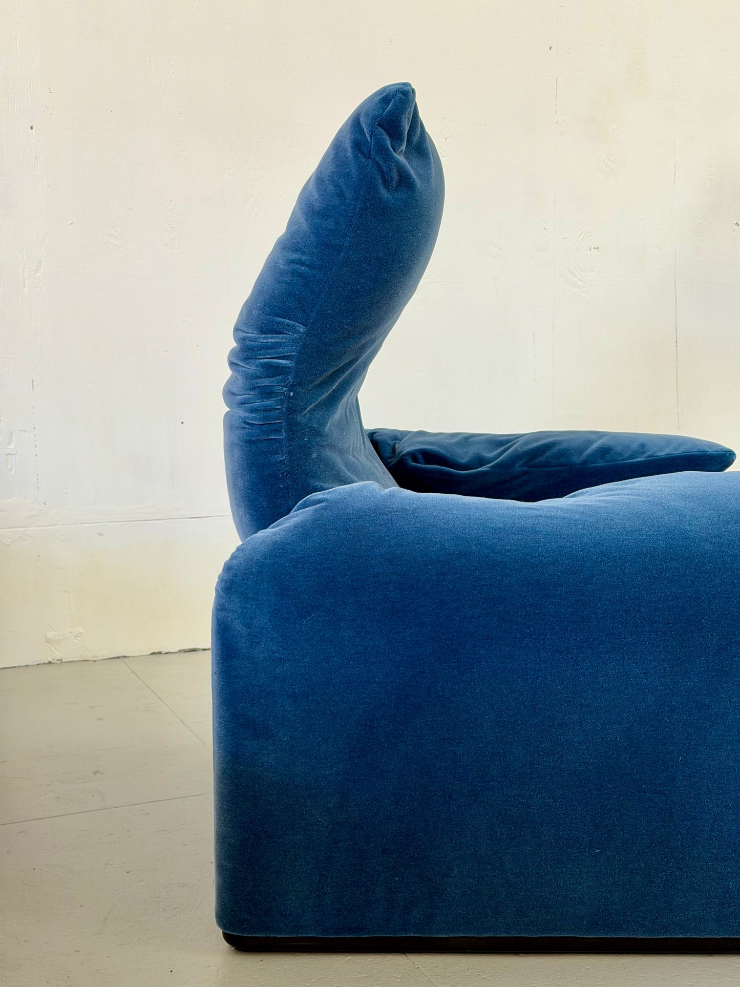 Maralunga Chair + Ottoman