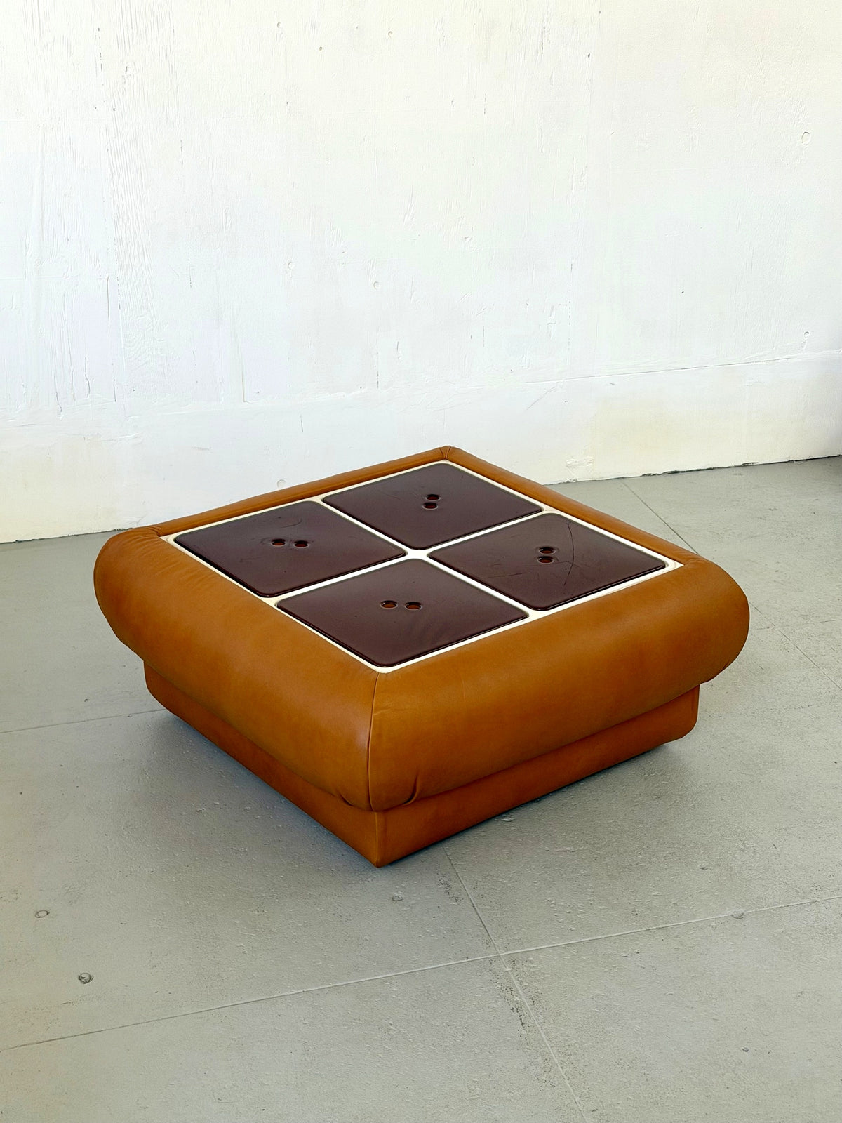 Leather Nuvolone coffee table, full view showing all four tabletop compartments