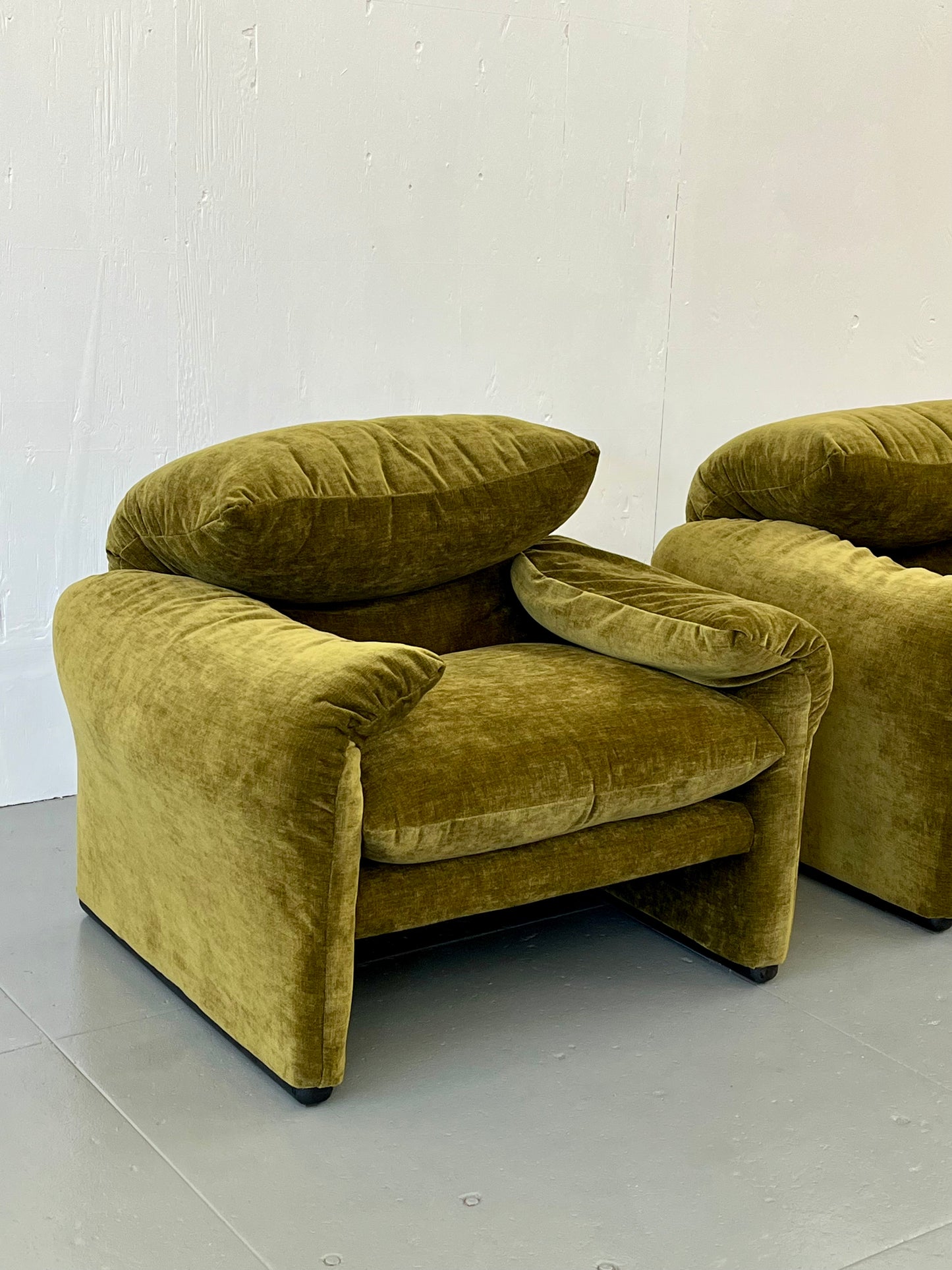 Cassina Maralunga Chairs